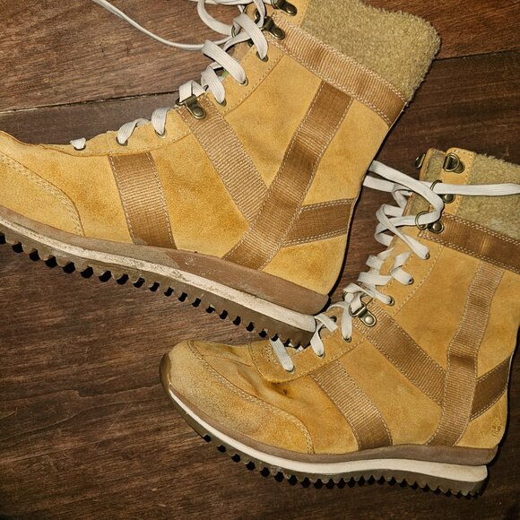 Women's size 9 Timberland boots - Picture 7 of 7